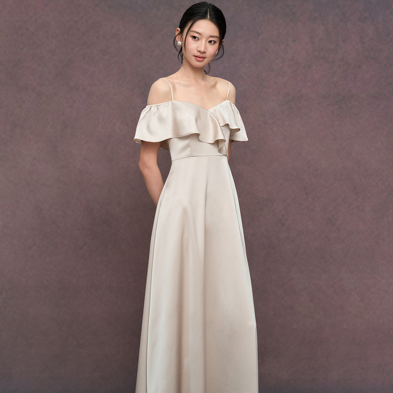 Luxuriöses Abendkleid für Dame – Fly Line Bewertung und Preis